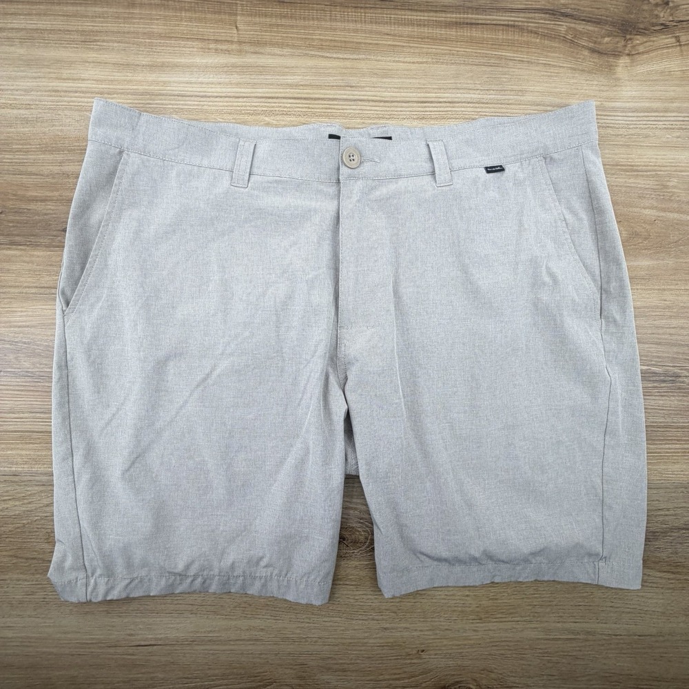 Travis Mathew Shorts Men 38 Beige Stretch Performance Lightweight Golfing Casual
